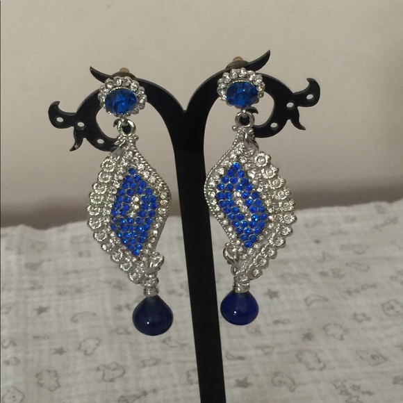 Earrings - Picture 4 of 5